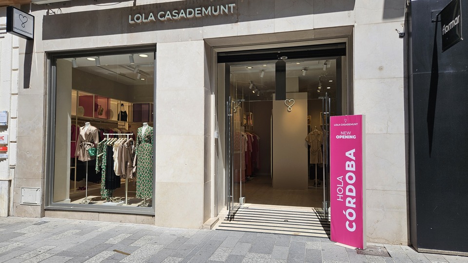 Nueva Apertura de Lola Casademunt en la Calle Cruz Conde de Córdoba